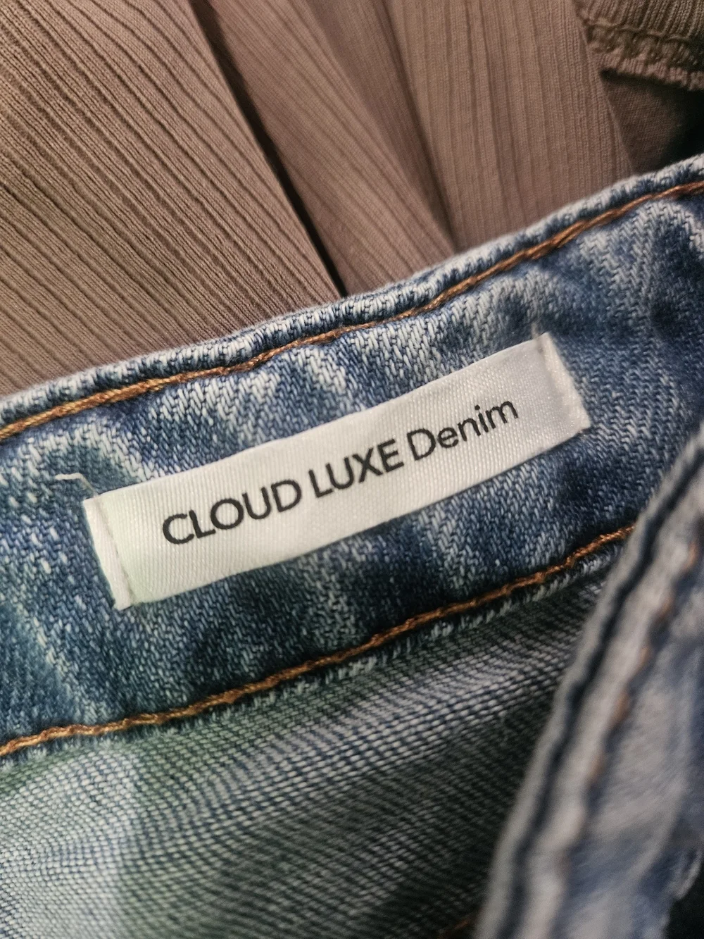 OAT New York Cloud Luxe Denim Bermuda Shorts – Size 4/27